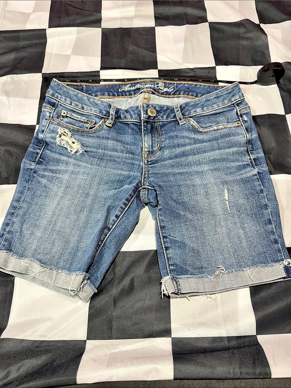 American Eagle shorts Distressed Denim Size 4
